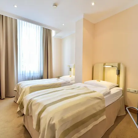 Hotel Stadt 3*